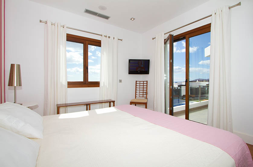 luxury villas lanzarote